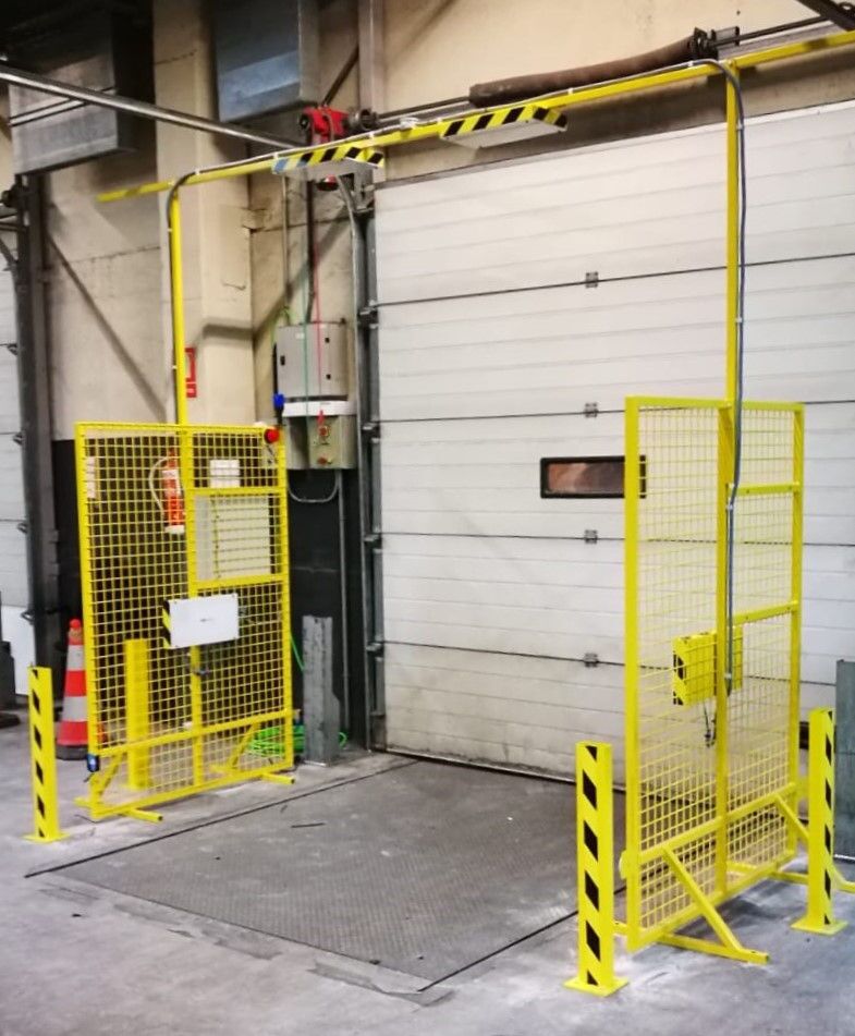 Läsportal UHF RFID för läsning och registrering av taggat gods eller lastbärare IN eller UT vid lastport